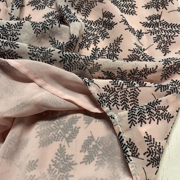 Tommy Hilfiger woman’s sheer BoHo style blouse. Size M. - Picture 7 of 9